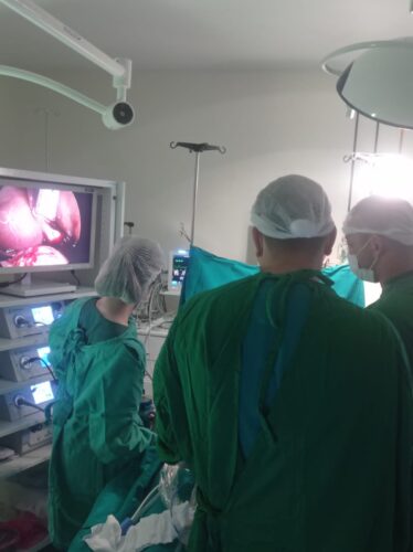 Das 21 cirurgias realizadas no plantão, 10 foram ortopédicas, seis vasculares, duas gerais, outras duas torácicas e uma buco-maxilo.