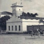 Casarão na Rua Peregrino Filho onde está localizado o Hospital São Francisco no centro de Patos.