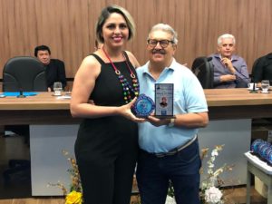 Dra. Nayhara Castro também recebeu o troféu