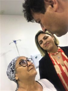 Dona Francisca o ministro da saúde Luiz Henrique Mandetta e a médica Nayarah Castro