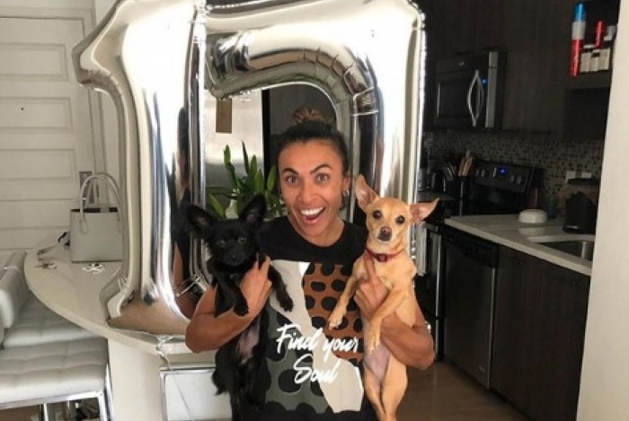 Jogadora Marta vai construir abrigo para animais abandonados no Sertão de Alagoas