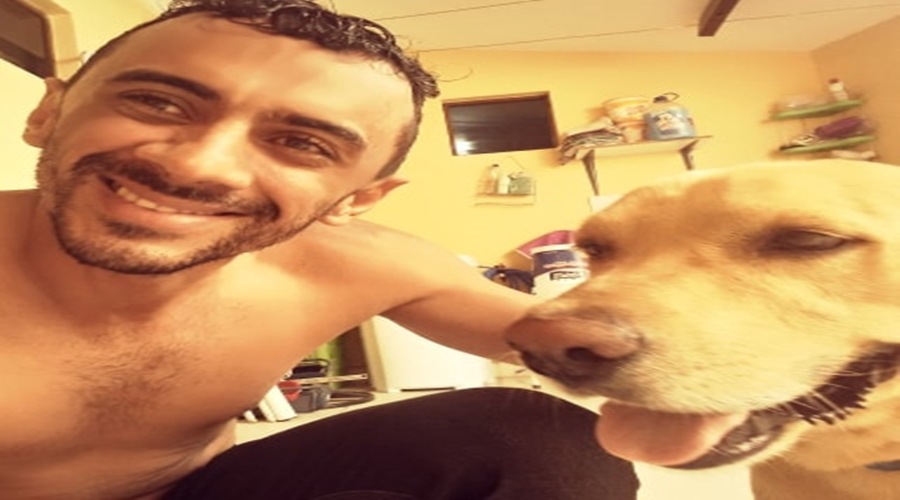 Homem compartilha alegria de ter encontrado seu cão, em Patos