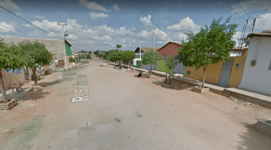 Homens armados tomam moto de assalto em Patos