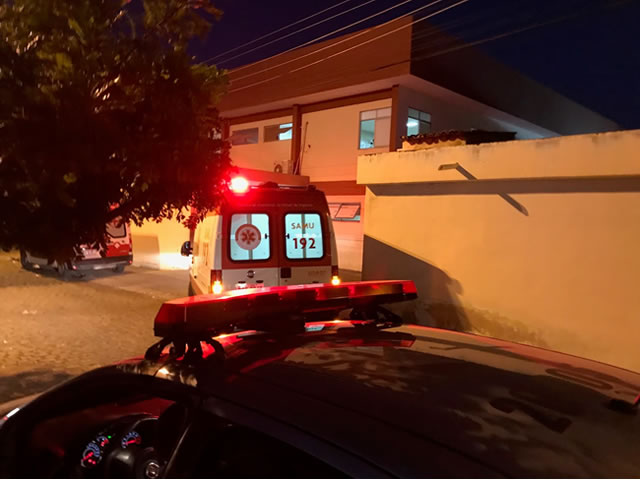 Homem fica ferido após ser esfaqueado durante bebedeira em Cajazeiras