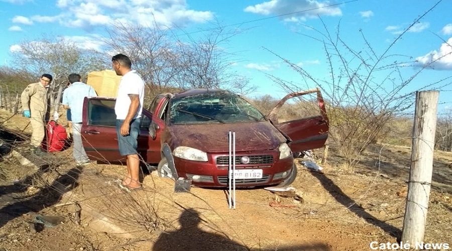 Capotamento deixa motorista, esposa e filha feridos próximo a Jericó
