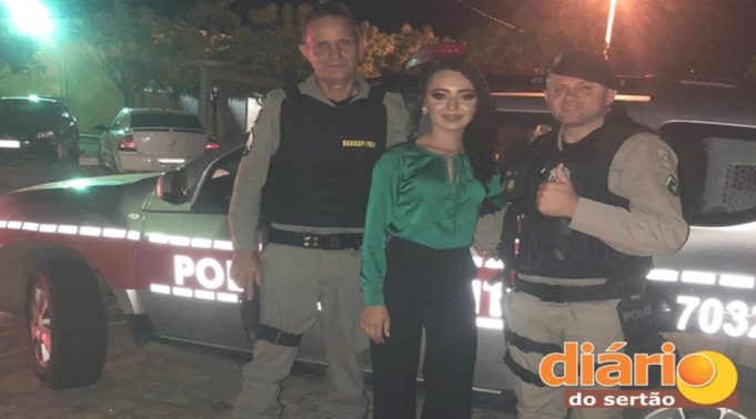 karol_cacheado_formatura