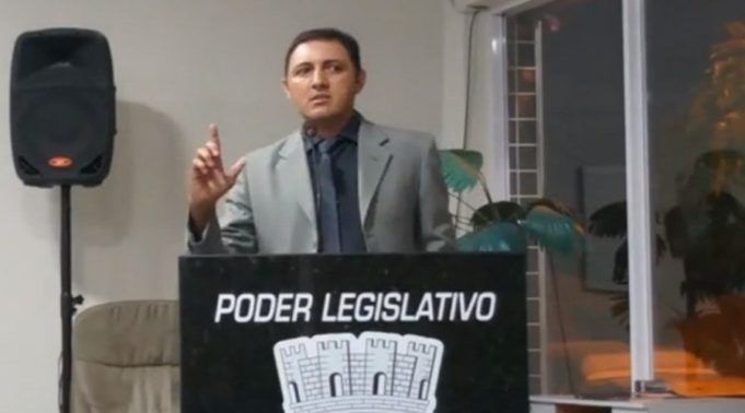 ALCIDES-GOMES-tribuna-3