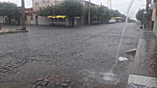 chuva em Conceição