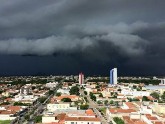 chuva em Patos