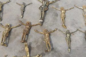 crucifixos roubados 9