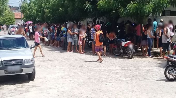 fila-no-restaurante-1