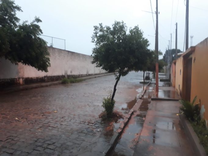 chuva em Patos
