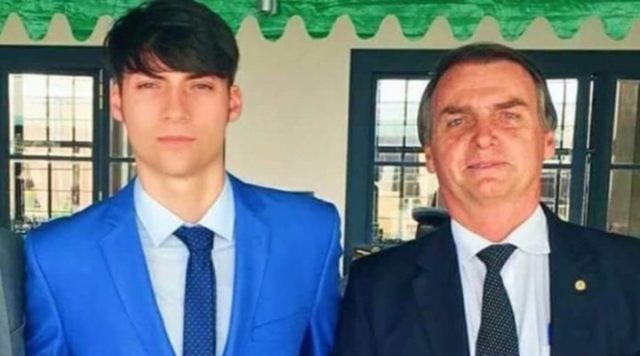 Renan Bolsonaro e Jair Bolsonaro