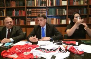 ‘Vamos tocar a vida’, diz Bolsonaro sobre país atingir a marca de 100 mil mortos por coronavírus