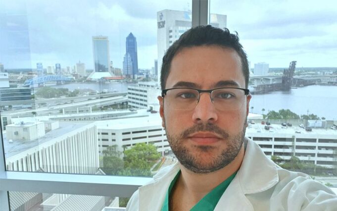 medico-gemeas-siamesas