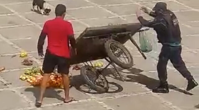 policial-vira-carrinho-de-frutas-fortaleza