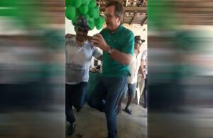 Prefeito de Sousa faz festa com aglomeração e dança com apoiadores e partidários. Vídeo