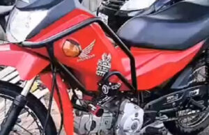 Armados de faca, assaltantes tomam moto e celulares de casal em Patos