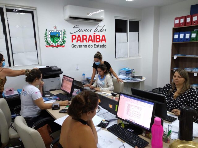 Os colaboradores do setor administrativo fizeram um esforço concentrado