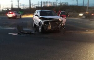 Colisão entre caminhão e Fiat no contorno da saída de Patos para Pombal