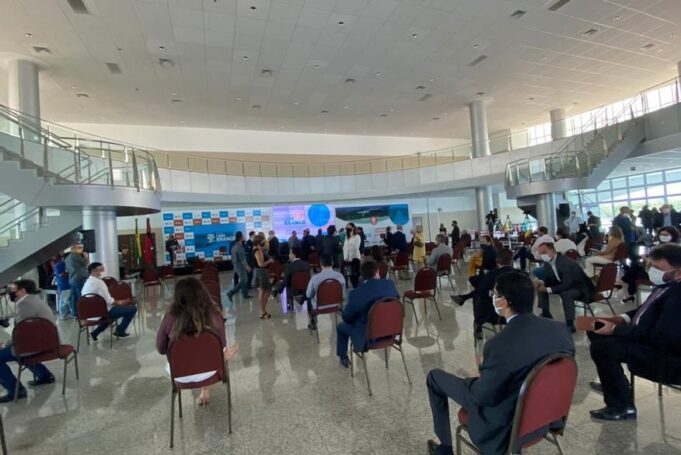 joao_azevedo_assina_contratos_para_polo_turistico_do_cabo_branco