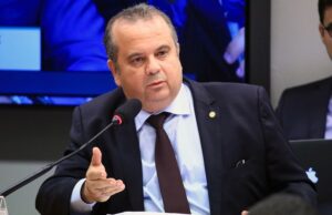 Em Patos, ministro Rogério Marinho anuncia retomada da construção de 856 moradias com investimentos de mais de R$ 60 milhões