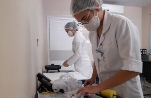 Laboratório do Hospital Metropolitano da Paraíba confecciona órtese e melhora qualidade de vida de adolescente
