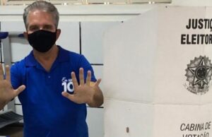 Candidato Nabor Wanderley vota na manhã deste domingo, em Patos