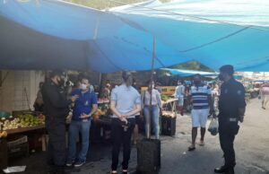 Prefeitura de Patos realiza ação preventiva e de conscientização contra a Covid-19 no Mercado Público