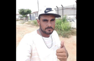 Familiares e amigos se despedem de Humberto de Lucena Nóbrega (Betão), em Patos