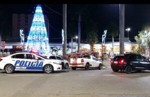 Criança morre depois de tocar estrutura da decoração de Natal em praça de Goiás