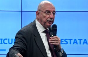 Osmar Terra anuncia que testou positivo para a Covid-19