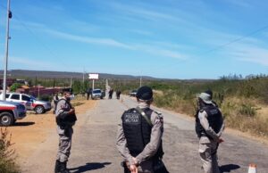 Polícia Militar captura foragidos da Justiça envolvidos em homicídios, e apreende arma de fogo na região de Patos