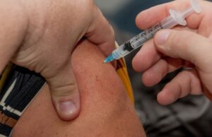 Aplicação da vacina contra Covid-19 deve começar até março de 2021, diz Fiocruz