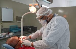 Prefeitura de Patos retoma entrega de próteses dentárias para usuários do CEO