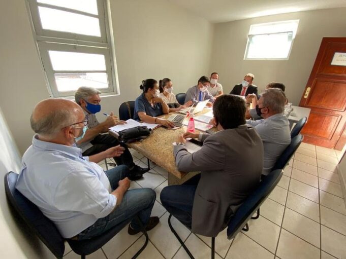 5fd92e8aec0f6_reuniao