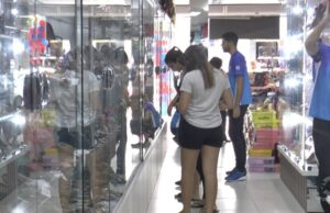 Fim de ano deve gerar vagas temporárias de emprego após meses difíceis para comércio e serviços de Patos