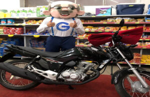 Natal especial: Guedes Shopping e Supermercado sorteiam 10 feiras e uma moto 0km. Confira os ganhadores