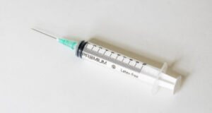 vacina seringa pashminu Pixabay