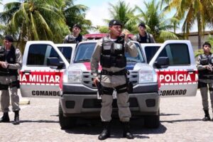 PM-VIATURA-HOMENS-FORA