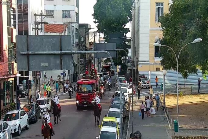 corpo_de_jose_maranhao_chega_ao_palacio_da_redencao_para_velorio_antes_de_ser_levado_ate_araruna