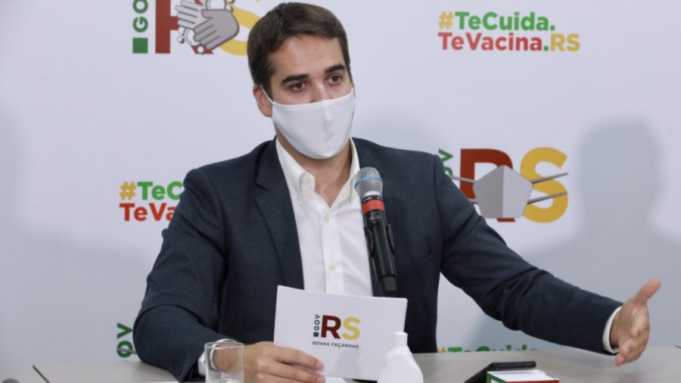 01mar2021---o-governador-do-rio-grande-do-sul-eduardo-leite-psdb-em-coletiva-sobre-repasses-do-governo-federal-ao-estado-1614687519240_v2_900x506