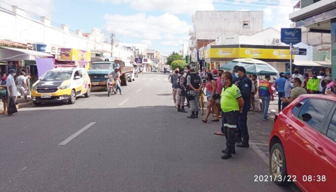 Camelos-sendo-retirados