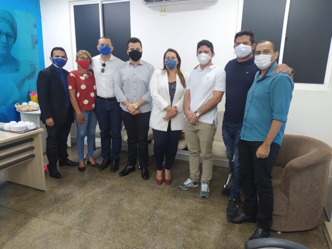 O diretor do Complexo e os parlamentares de Patos