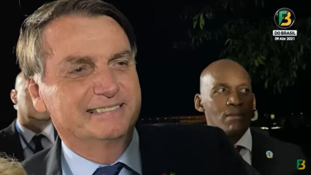 bolsonaro-sem-mascara-1618014034451_v2_900x506.png