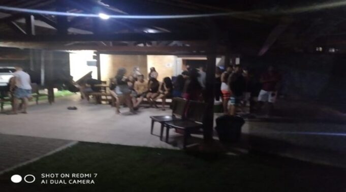 festa_encerrada-2-900x500