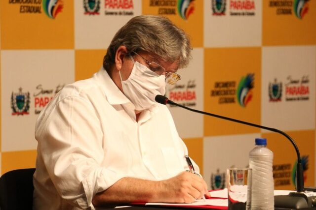 joao_azevedo_mascara