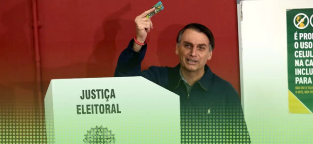 bolsonaro-votando-primeiro-turno-1540308433472_v2_1170x540.jpg