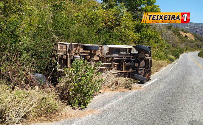 Caminhotena-com-animal-tomba-na-Serra