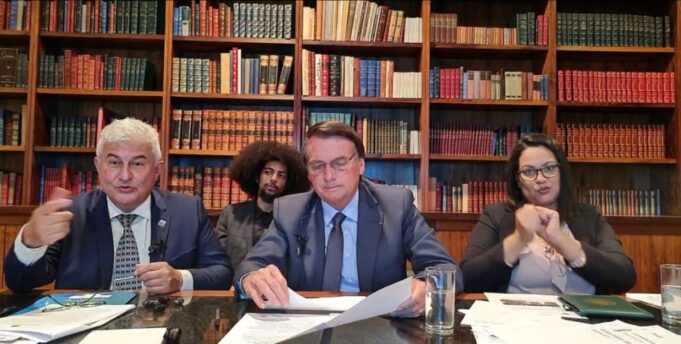 Jair-Bolsonaro-Marcos-Pontes-live-de-8.jul_.2021
